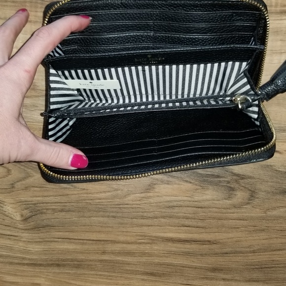 Kate Spade Wallet - Picture 3 of 6
